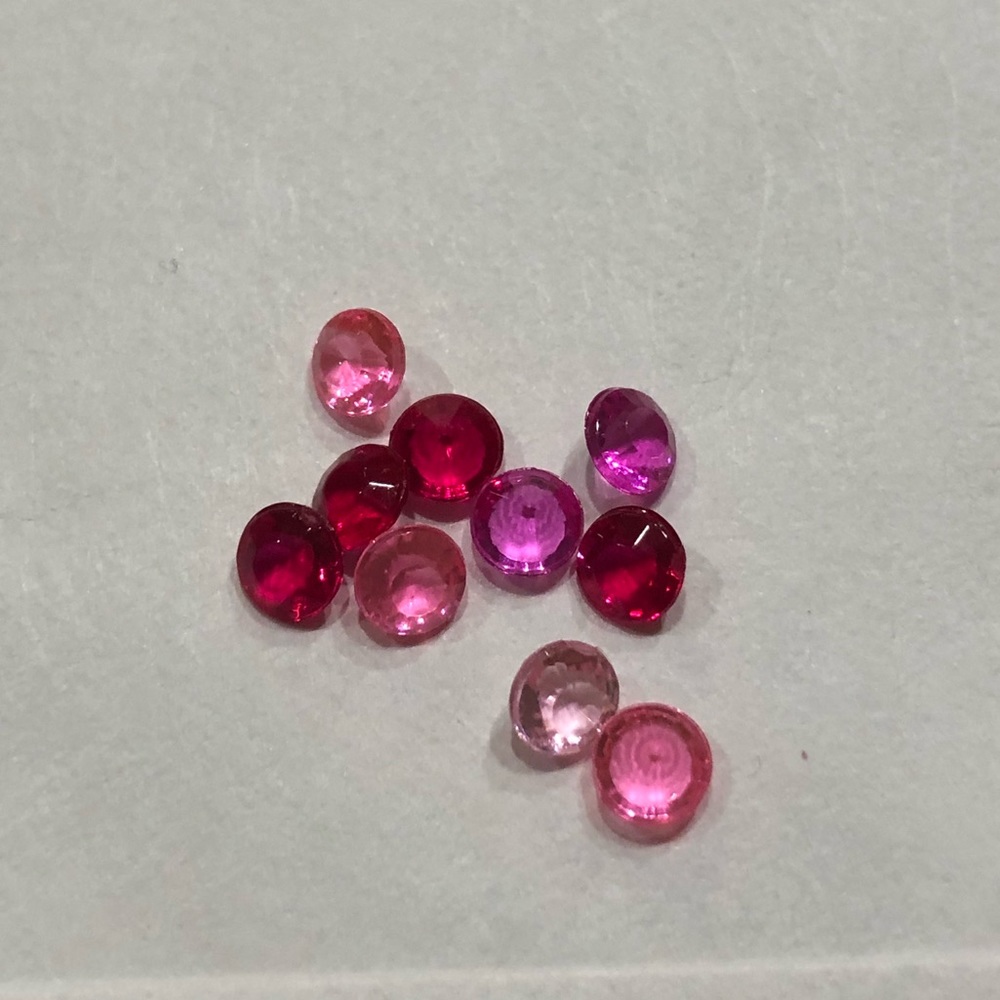 💰3/$10💰NEW•Shades of Pink crystals for floating lockets 10pc